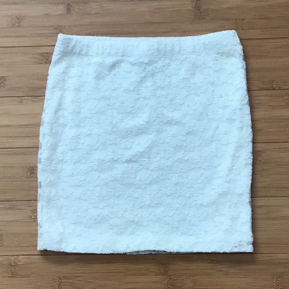 Forever 21 White Lace Skirt Size S